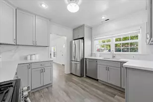 1019 Riverton Dr, San Carlos, CA 94070 - Photo 29