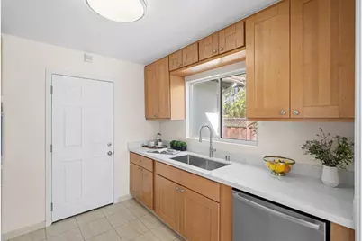 966 Chelan Dr, Sunnyvale, CA 94087 - Photo 11