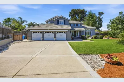 1260 Brook View Ct, Hollister, CA 95023 - Photo 3