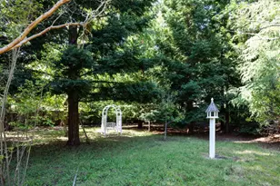 25550 Moody Rd, Los Altos Hills, CA 94022 - Photo 33