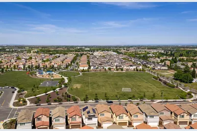 2360 Aerostar Way, Sacramento, CA 95834 - Photo 41