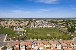 2360 Aerostar Way, Sacramento, CA 95834 - Photo 41