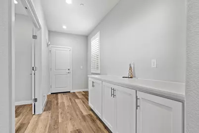 2360 Aerostar Way, Sacramento, CA 95834 - Photo 15