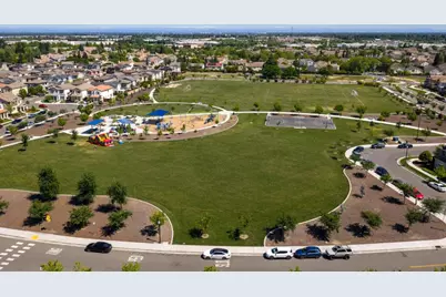 2360 Aerostar Way, Sacramento, CA 95834 - Photo 43