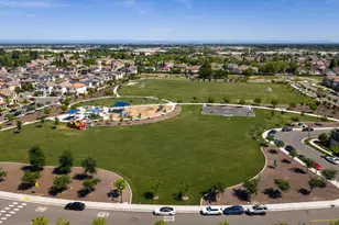 2360 Aerostar Way, Sacramento, CA 95834 - Photo 43