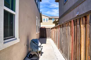 2360 Aerostar Way, Sacramento, CA 95834 - Photo 39