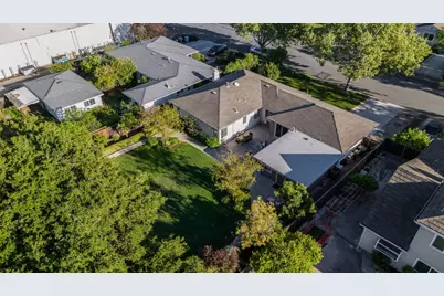 20571 Sunrise Dr, Cupertino, CA 95014 - Photo 37