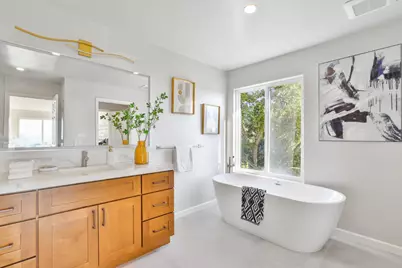 15 Serramar Drive, Oakland, CA 94611 - Photo 23