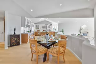 15 Serramar Dr, Oakland, CA 94611 - Photo 11