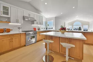 15 Serramar Dr, Oakland, CA 94611 - Photo 9