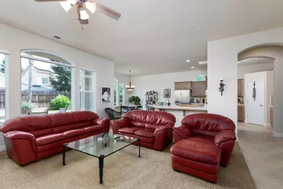 1827 N Joshua Ave, Clovis, CA 93619 - Photo 13