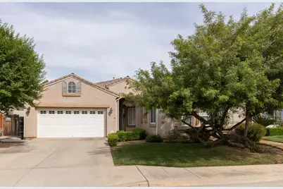 1827 N Joshua Ave, Clovis, CA 93619 - Photo 1