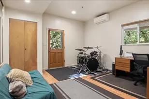 19730 Black Rd, Los Gatos, CA 95033 - Photo 9