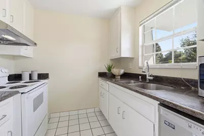 1915 Mount Vernon Ct 16, Mountain View, CA 94040 - Photo 5