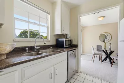 1915 Mount Vernon Ct 16, Mountain View, CA 94040 - Photo 7