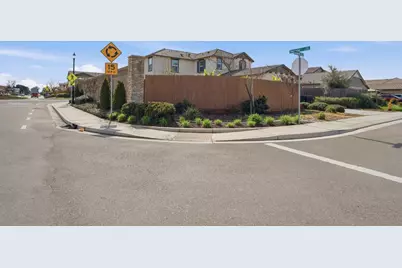 1703 W Woodward Ave, Manteca, CA 95337 - Photo 27