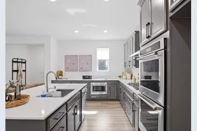 1703 W Woodward Ave, Manteca, CA 95337 - Photo 13