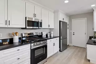 869 Newport Cir, Redwood City, CA 94065 - Photo 15