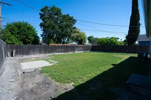 127 W Loretta Ave, Stockton, CA 95207 - Photo 33