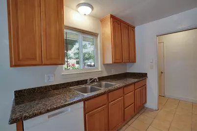 127 W Loretta Ave, Stockton, CA 95207 - Photo 5