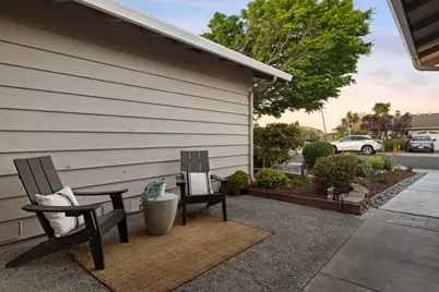 600 Comet Dr, Foster City, CA 94404 - Photo 3