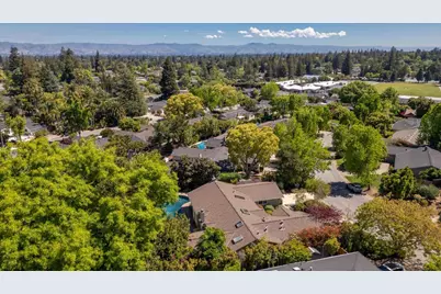 1037 Yorkshire Dr, Los Altos, CA 94024 - Photo 49