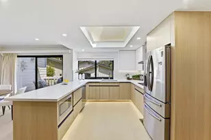 1350 Trinity Dr, Menlo Park, CA 94025 - Photo 11