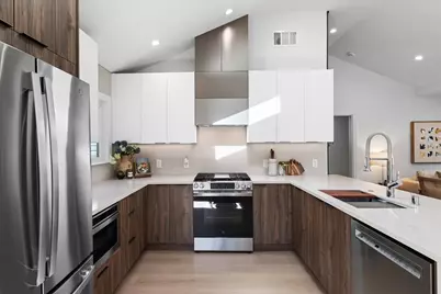 220 Lindbergh St, San Mateo, CA 94401 - Photo 9