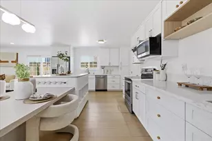 843 Hibiscus Ln, San Jose, CA 95117 - Photo 13