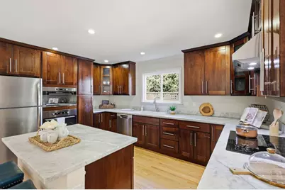 105 Louise Ln, San Mateo, CA 94403 - Photo 9