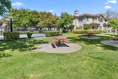 1825 Sheri Ann Cir, San Jose, CA 95131 - Photo 37