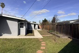 696 Lakehaven Dr, Sunnyvale, CA 94089 - Photo 21