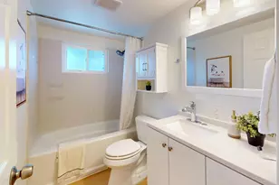 696 Lakehaven Dr, Sunnyvale, CA 94089 - Photo 11