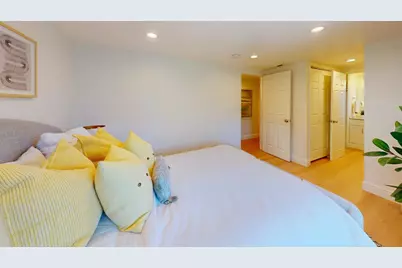 696 Lakehaven Dr, Sunnyvale, CA 94089 - Photo 15