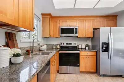 653 Celestial Ln, Foster City, CA 94404 - Photo 17