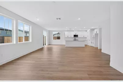 196 Golden Gate Ln, Vacaville, CA 95687 - Photo 5