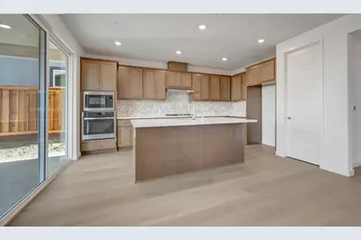 15871 Cleary Ct, Lathrop, CA 95330 - Photo 9