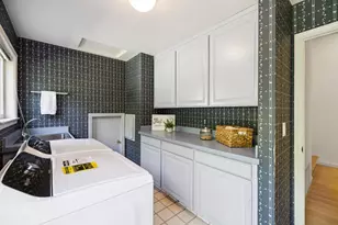 10 Salmark Ct, Hillsborough, CA 94010 - Photo 47