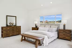 10 Salmark Ct, Hillsborough, CA 94010 - Photo 25