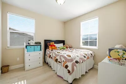 1196 Wildrose Dr, Hollister, CA 95023 - Photo 17