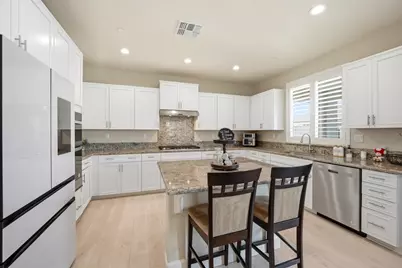1196 Wildrose Dr, Hollister, CA 95023 - Photo 9