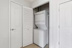 801 Winchester 4100, San Jose, CA 95128 - Photo 15