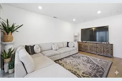 493 Cambridge St, San Francisco, CA 94134 - Photo 3