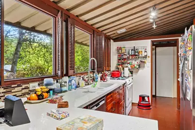 18600 Montpere Way, Saratoga, CA 95070 - Photo 13