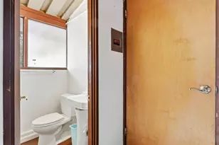 18600 Montpere Way, Saratoga, CA 95070 - Photo 21