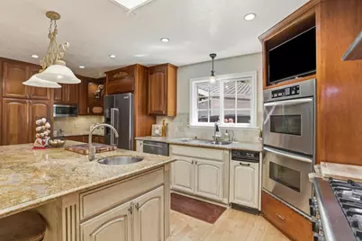 24010 Summit Woods Dr, Los Gatos, CA 95033 - Photo 17