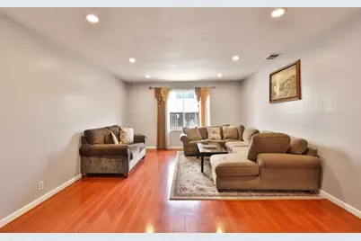 2537 Orinda Dr, San Jose, CA 95121 - Photo 7