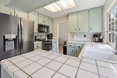 7135 Yorktown Dr, Gilroy, CA 95020 - Photo 9