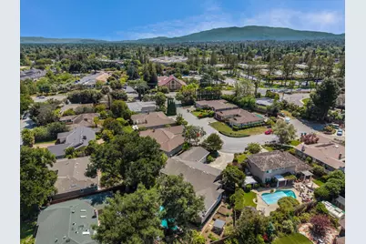 18967 Palo Oaks Ct, Saratoga, CA 95070 - Photo 41