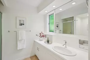 25845 Springhill Dr, Los Altos Hills, CA 94022 - Photo 37